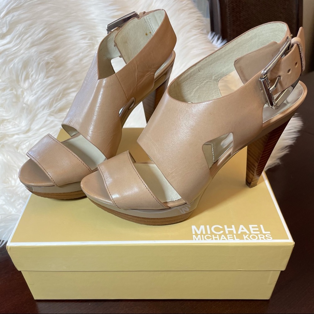 SOLD~ Michael Kors Carla Platform Heel Sandal 8M
